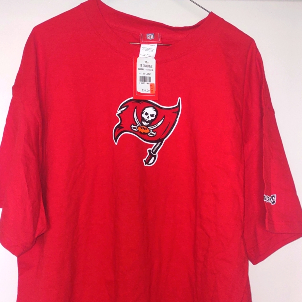 New with Tags Buccaneers NFL football tshirt